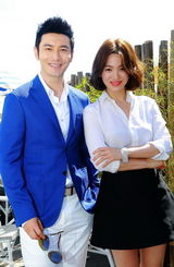 组图：宋慧乔戛纳行 黑白装扮清纯展东方美