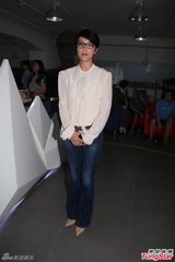 组图：曾志伟开发布会辞去演员协会会长一职