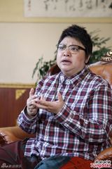 组图：韩红为房祖名痛心：成名太早不是好事