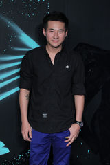 组图：张柏芝现身北京 白衣搭黑裙干练又妩媚