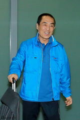 组图：陈道明戴墨镜抵戛纳 张艺谋微笑挥手致意