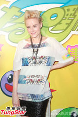 组图：何傲儿与周子扬相恋 已见家长