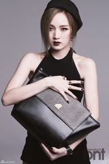 组图：miss A佳 拍写真 若隐若现性感十足