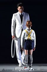 组图：亚运群星会 李英爱点火鸟叔骑马Exo斗舞