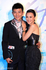 组图：何炅叶璇许茹芸等群星出席时尚盛典