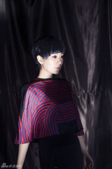 组图：海清短发大片 变时尚潮妞显独特气质