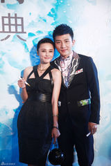 组图：何炅叶璇许茹芸等群星出席时尚盛典