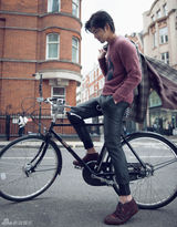 组图：陈柏霖伦敦街头玩转“江河Style”