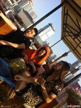 组图：刘翔妻子葛天与前男友旧照曝光 亲密拥吻