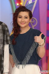 组图：潘玮柏变身专业球评 怕再引来网友论战