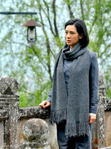 组图：《金战》曝剧照 周显欣饰才貌双全女战士