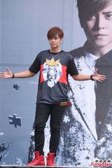 组图：罗志祥专抢新娘捧花 自身经历勉励柯震东