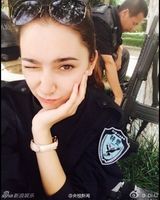 组图：新疆反恐前线美女特警走红 被赞美得冒泡