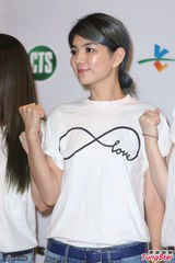 组图：台湾高雄赈灾晚会 萧敬腾萧亚轩群星呼吁