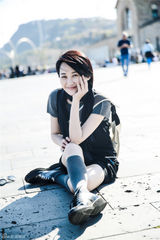 组图：许晴与华晨宇海边合影 姐弟异国秀温情