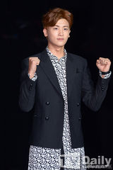 组图：帝国之子发行《First Homme》重磅回归