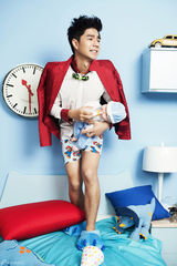 组图：袁成杰奶爸写真 囧爸萌娃大作战