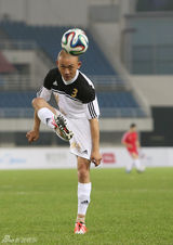 组图：聂远为过球瘾成空中飞人 被笑称“球痴”