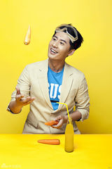 组图：张天其夏日写真尽显搞怪鬼马本色