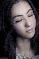 组图：张柏芝《该是时候》MV首发 敢爱用心发声