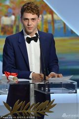 组图：多兰不哭！25岁天才帅哥导演闪耀戛纳