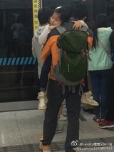 组图：韩版《爸爸》中国行 上海香港两地遭围观