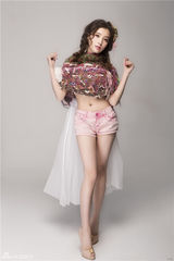 组图：鲍天琦身披薄纱柔美水嫩 化身复古小仙女