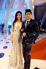 组图：《向着胜利》华鼎获媒体最期待奖