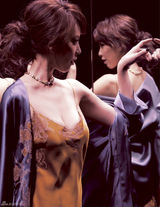 组图：38岁天心GQ薄衫秀丰乳 男人是拿来折磨的