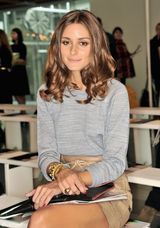 组图：奥利维亚-巴勒莫潮装现身伦敦时装周