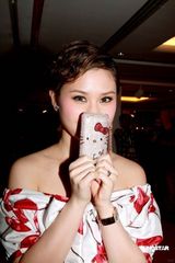 幻灯图集：赌王三太携女出席活动 透露赌王状况良好