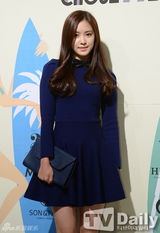 组图：宋茜佳仁等出席活动 华丽美衣争奇斗艳