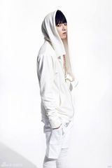 组图：防弹少年团曝回归宣传照演绎纯白之美