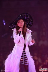 组图：薛凯琪个唱性感大秀事业线 笑言像梦境