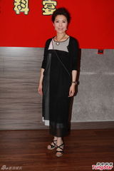 组图：黎耀祥黄浩然TVB重头戏《商战》杀青