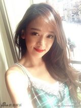 组图：妖冶的美！陈乔恩吊带装红唇诱惑秀性感