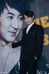 组图：神话JUNJIN来京 希望与赵薇再合作