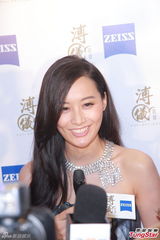 组图：陈法拉赞马赛上进 呼吁外界给她空间