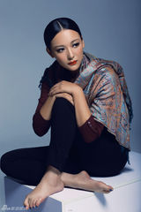 组图：杨舒写真大片曝光 安静优雅文艺范儿十足