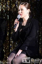 组图：韩星IVY演音乐剧再现七十年代经典