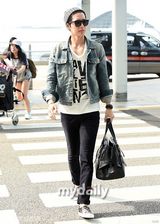 暖男不怕热！朴海镇夏日穿厚衣戴毛线帽