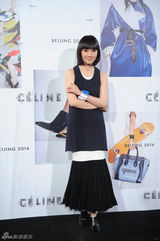 组图：王菲亮相品牌秀帅气十足 那英端庄典雅