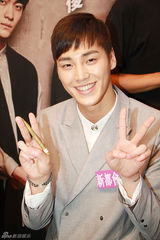 独家：徐康俊率Surprise香港会粉丝赞港女靓