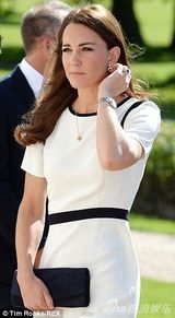 组图：凯特王妃白裙出席活动 长发飘逸甜美端庄