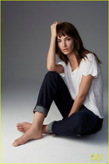 组图：维秘超模奥尔德里奇玩中性另类性感