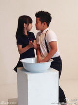 组图：森碟石头玩耍两小无猜 被调侃夫妻相