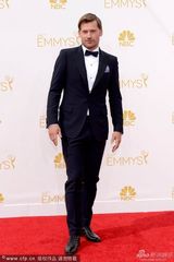 组图：《权力的游戏》尼可拉-科斯特现身红毯