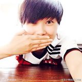 组图：球迷李宇春萌萌哒！晒自拍庆德国队进球