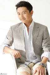 组图：涂松岩雅痞时尚大片 帅气潮搭大叔风范