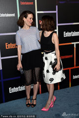 组图：吸血鬼妮娜秀性感 《权力游戏》群美争艳